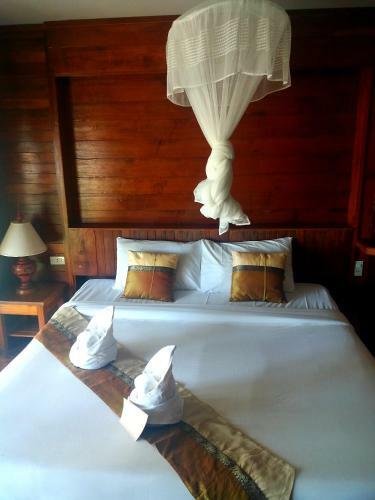 Hotel Thanya Beach Resort
