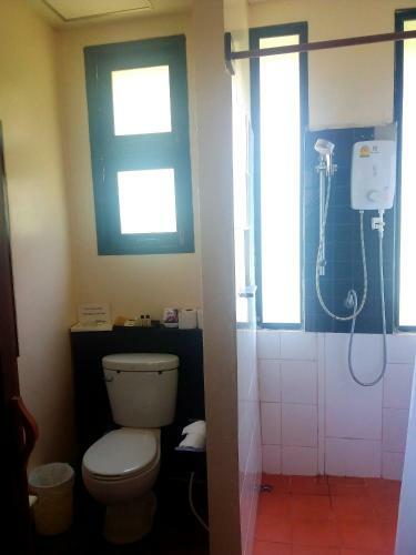 Hotel Thanya Beach Resort