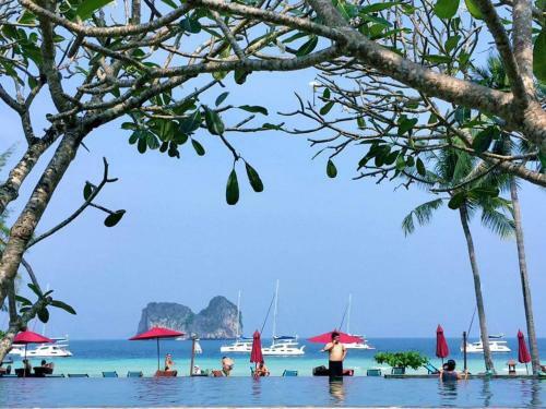 Hotel Thanya Beach Resort