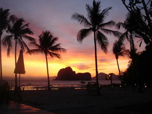 Hotel Thanya Beach Resort