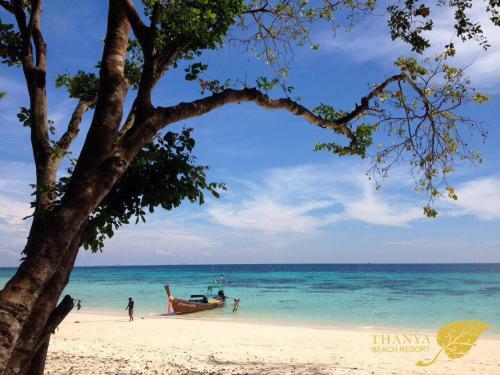 Hotel Thanya Beach Resort