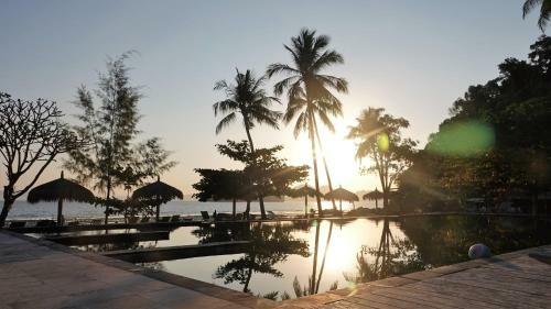 Hotel Thanya Beach Resort