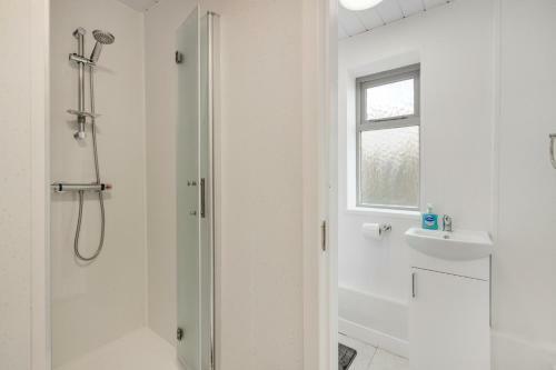 Queens Crest By Sasco Apartments