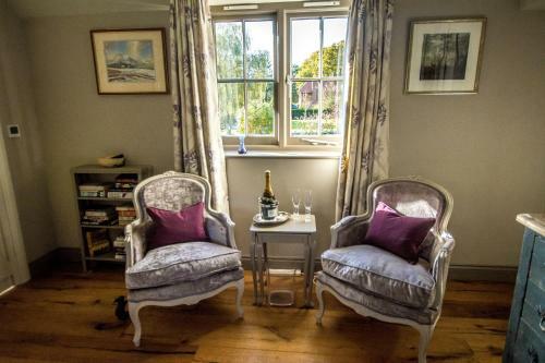 Bed & Breakfast Thatched Cottage