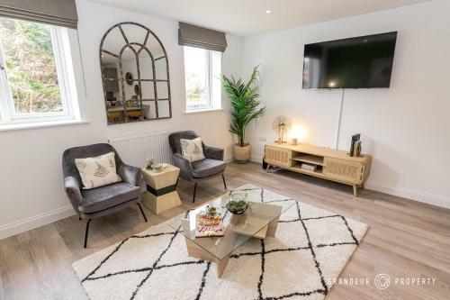 A Romantic Apartment, Balcony & Parking, Close To Beach