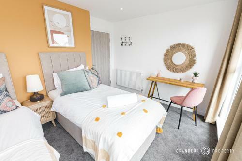 A Romantic Apartment, Balcony & Parking, Close To Beach