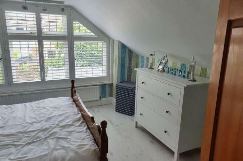 Bournemouth Secluded Cottage 10mins Walk To Beach