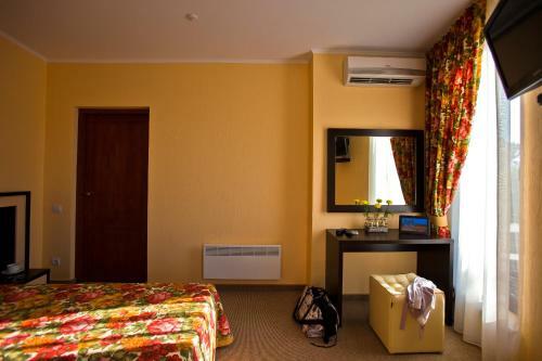 Elizium Park Hotel