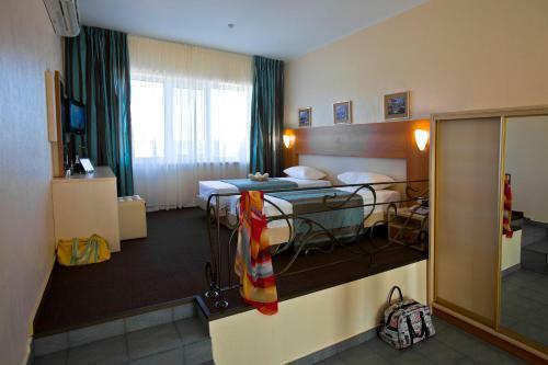 Elizium Park Hotel
