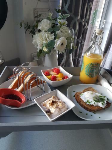Bed & Breakfast Debonair Bnb @33