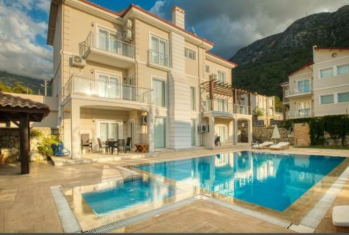 Villa Holly
