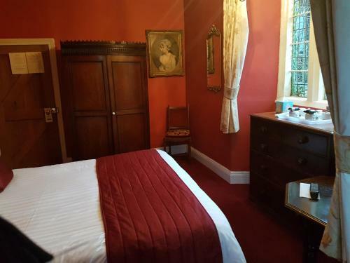 Hostal Churston Court Hotel