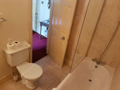 Hostal Churston Court Hotel