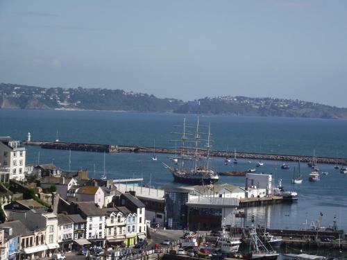 Brixham Harbour Views House