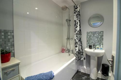 Modern & Cosy- Ideal For Small Families & Couples
