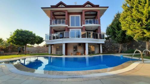 Demirci Villa