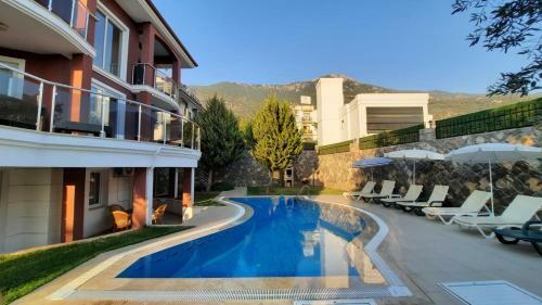 Demirci Villa