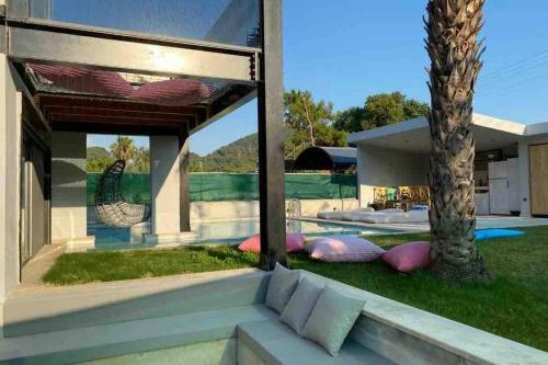 Villa Siradi?i B?r Es?nt?