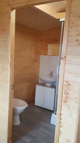 Cameron Court Cabin