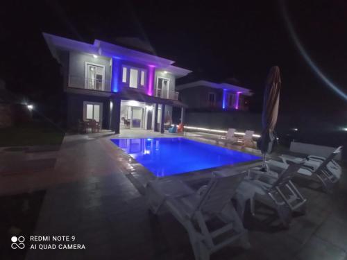 Villa ?k?z V?llalar