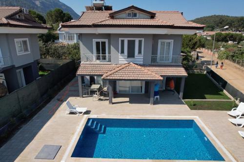 Villa ?k?z V?llalar