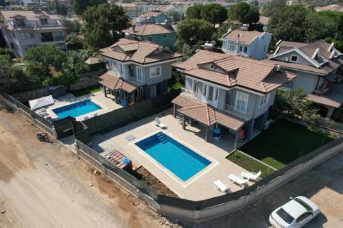 Villa ?k?z V?llalar