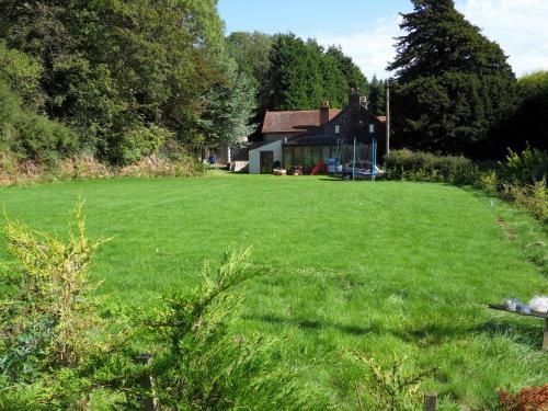 Hostal Acorns Old Farm