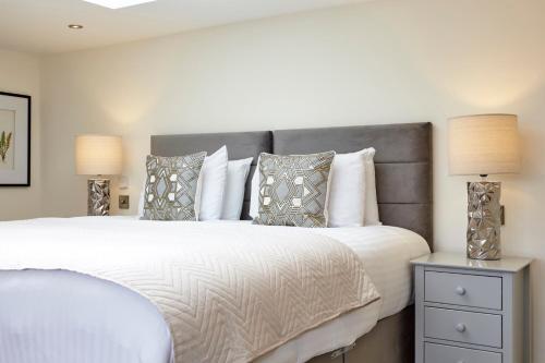 Redcliffe Parade - Your Apartment