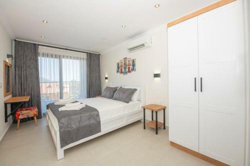 Efe Villa