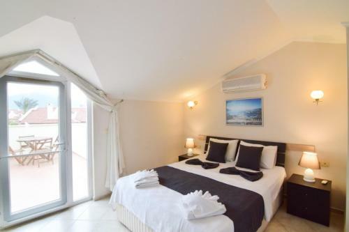 Beachfront Seaview 3 Bedroom Apartment Seahorse 8
