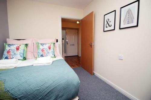 Ideal Centrally Located 2 Bed Apartment