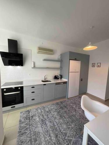 Mountain View - Modern Town Centre Apartment In Fethiye