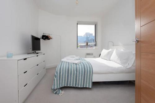 Central Designer 2 Bedroom Apartment In Portland Square