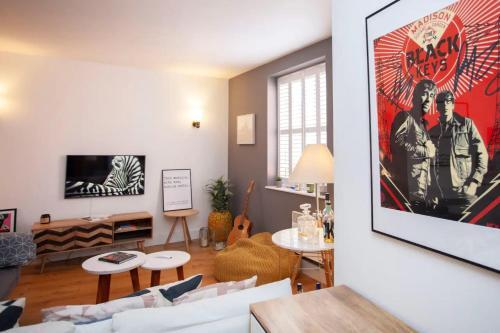 Central Designer 2 Bedroom Apartment In Portland Square