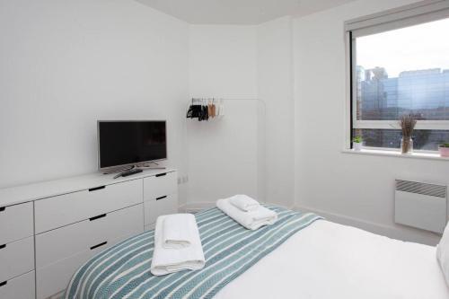 Central Designer 2 Bedroom Apartment In Portland Square