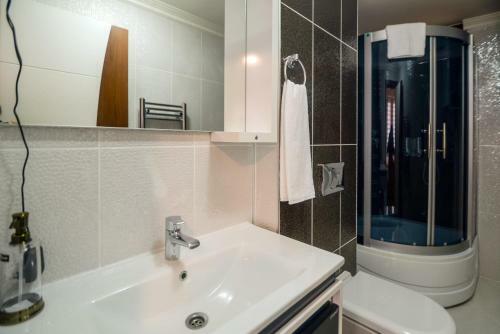 Central Apartment With Lovely View And Shared Pool In Fethiye