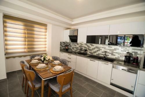 Central Apartment With Lovely View And Shared Pool In Fethiye