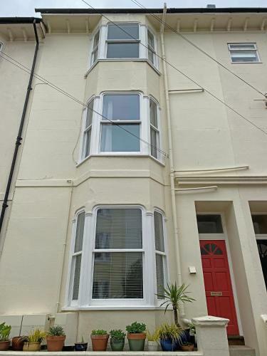 Central Garden Apartment
