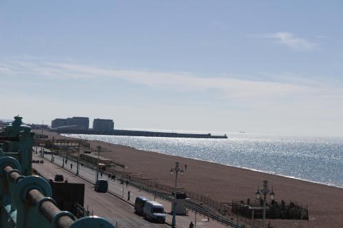 Apartamentos The Brighton 4