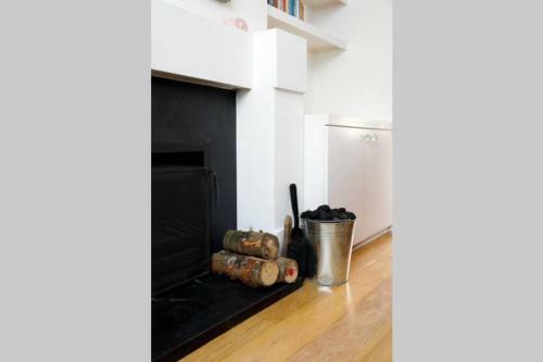 Superb 2 Bed Townhouse Next To The Level Park