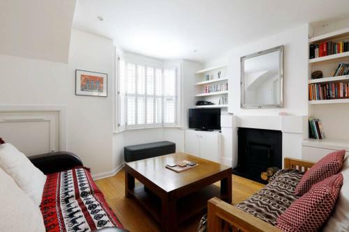 Superb 2 Bed Townhouse Next To The Level Park