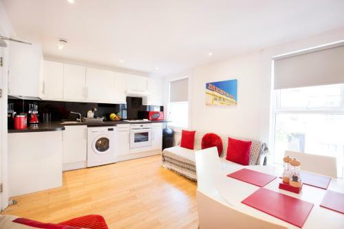 Funky Central Brighton Apartment