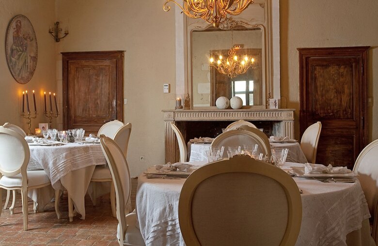 Hostal Chateau De Charge