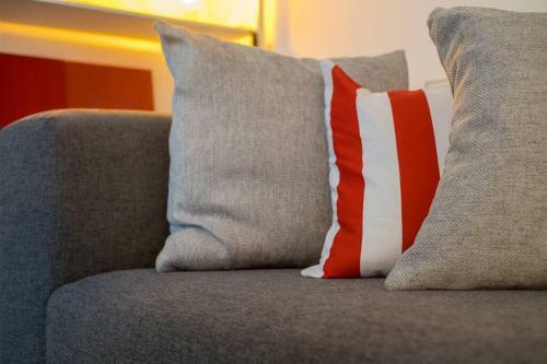 Spacious 2-bed Apartment With Outside Space