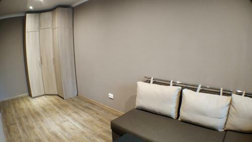 Kr Apartments On Metalurhiv 19