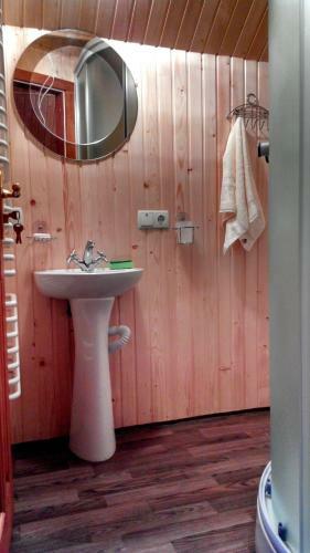 Lodge Cottage Ozerniy
