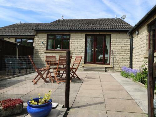 14 Silverlands Close