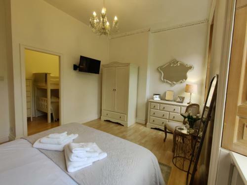 Joseph Apartment. The Square.