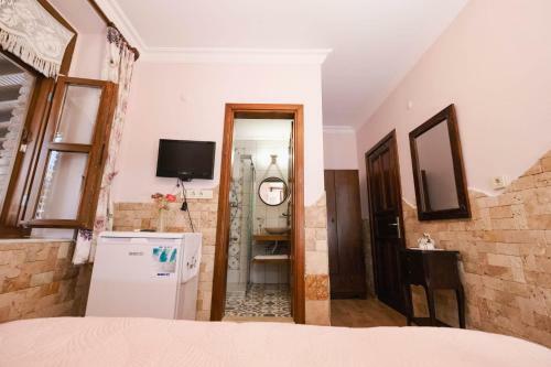 Herakles Hotel