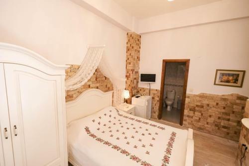 Herakles Hotel